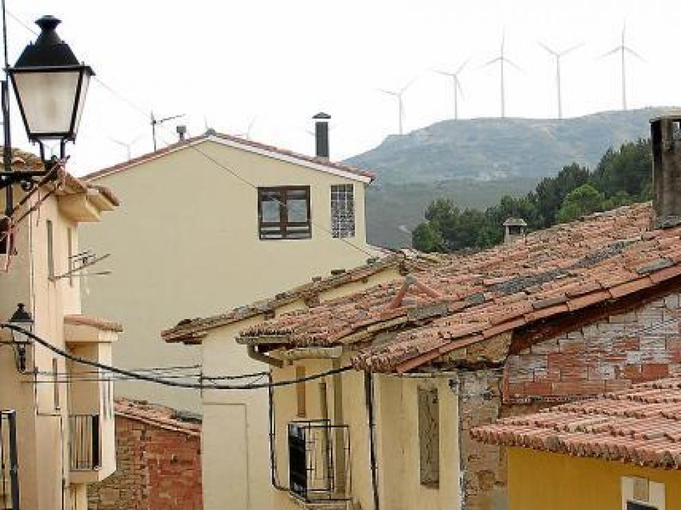 El ruido de los aerogeneradores -a menos de 3 kilómetros- se oye en el casco urbano.