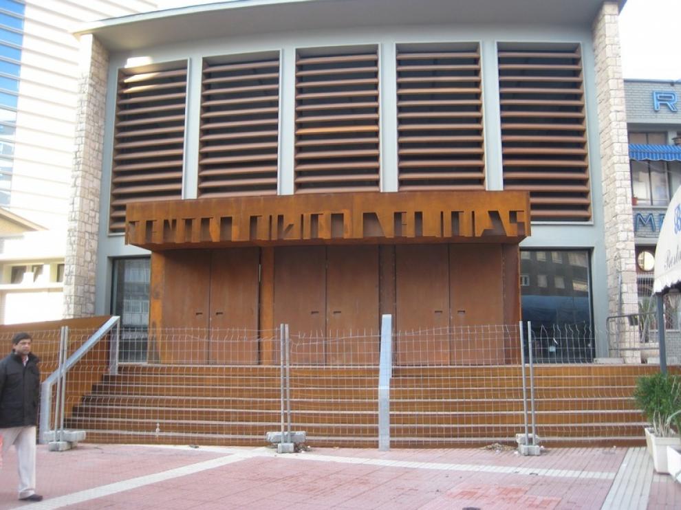 Fachada del C. C. Delicias, hace escasas fechas