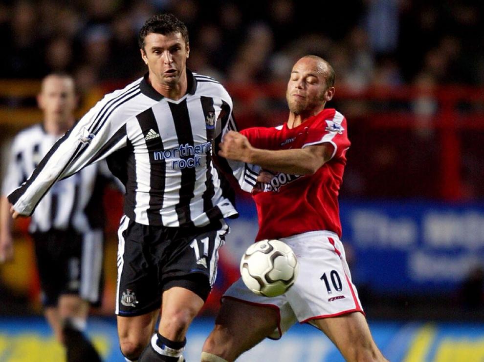 Gary Speed, cuando jugana en el Newcastle