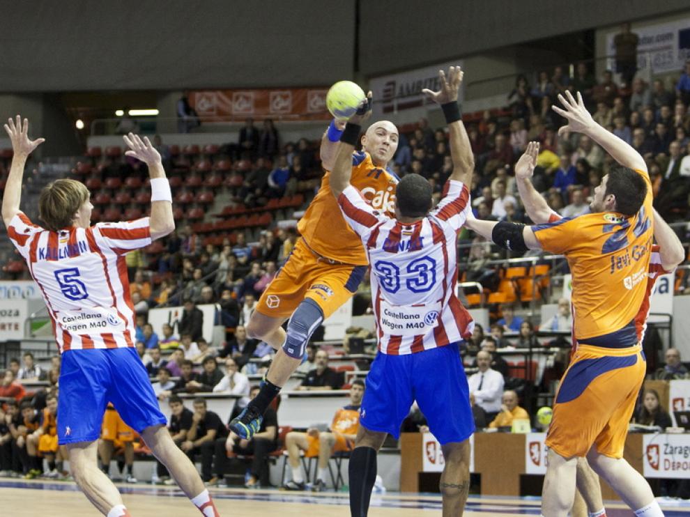 Una de las jugadas del partido