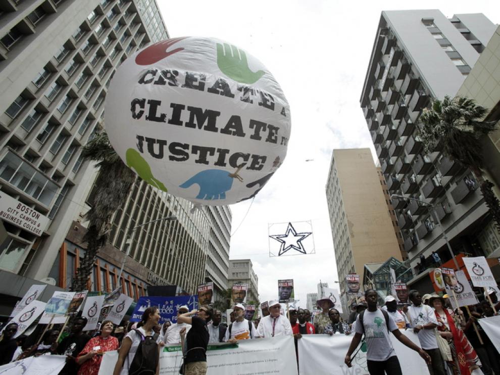 Miles de personas piden en Durban acciones decididas contra cambio climático