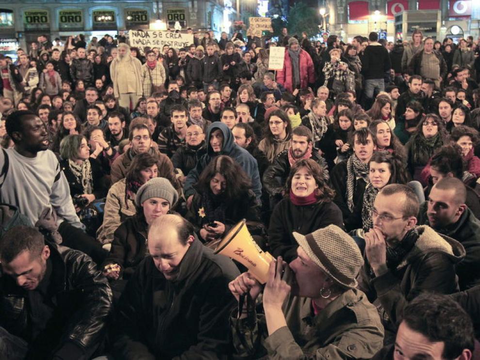 Concentración de indignados por el desaojo del hotel Madrid