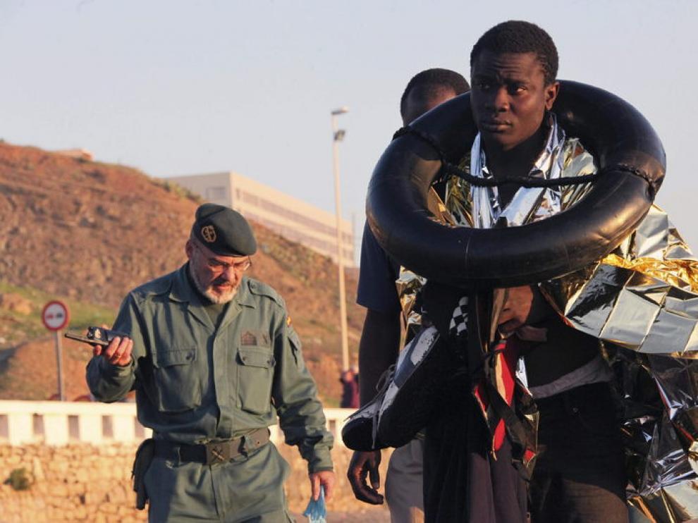 Inmigrantes llegan a Ceuta a nado