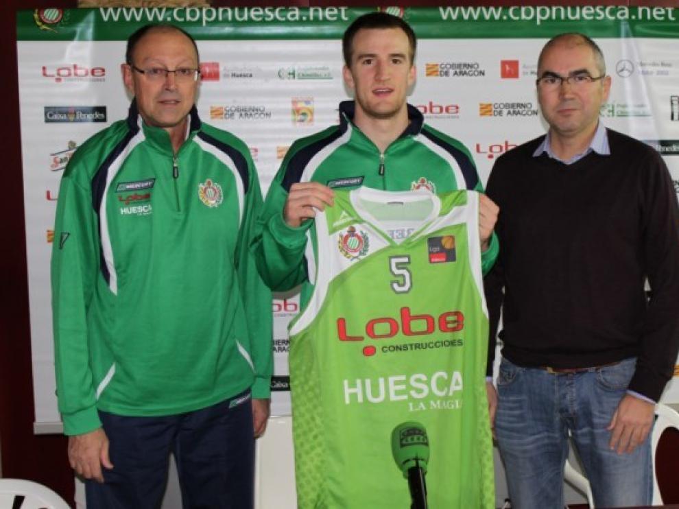 Presentación de Levi Knutson en Huesca