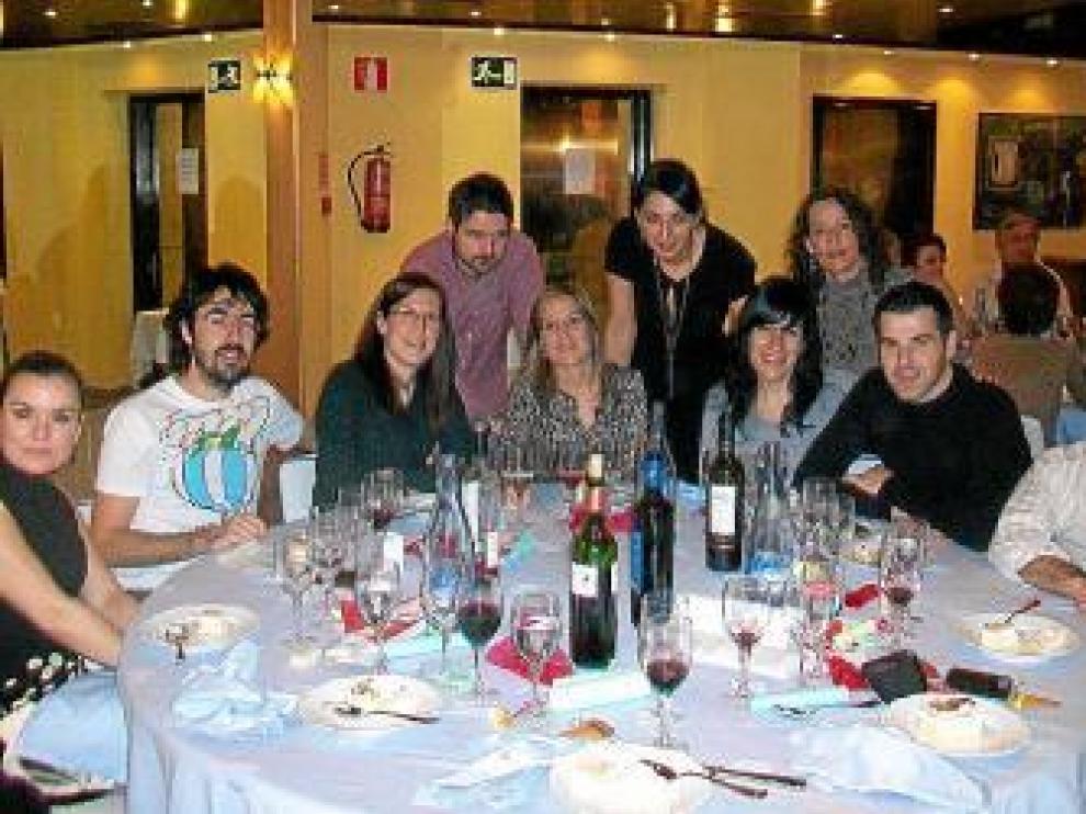 Algunos de los asistentes a la cena benéfica de YaPerú.