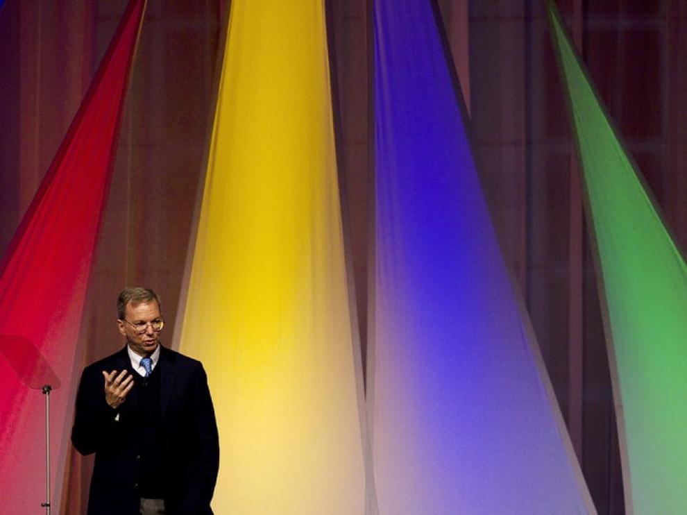 El presidente ejecutivo de Google, Eric Schmidt, habló de libertad en internet en París