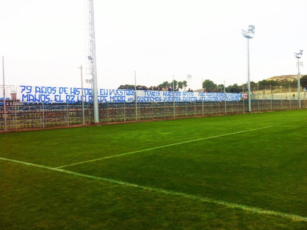 Los ultras han mostrado su apoyo a la primera plantilla
