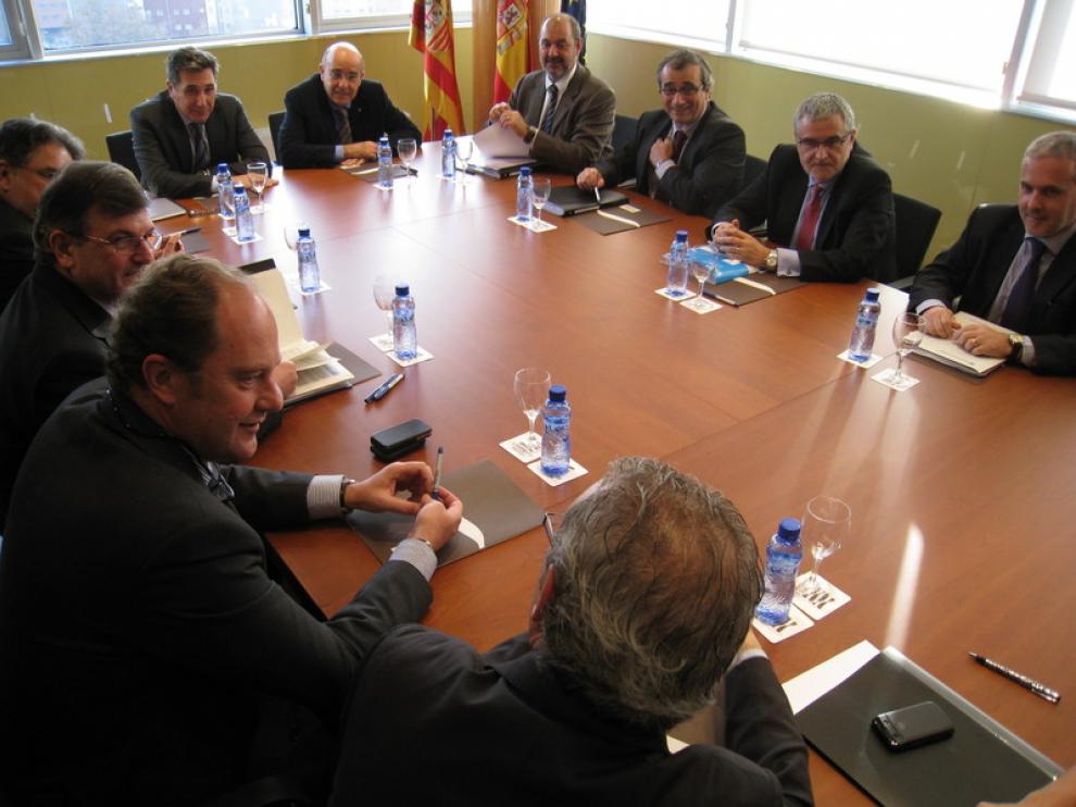 Imagen de la reunión entre los consejeros de Sanidad de Aragón y Cataluña