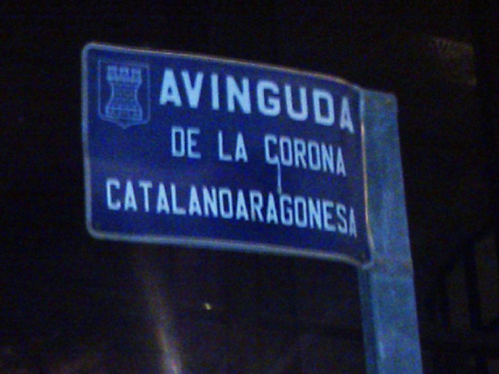 Imagen de la placa colocada en una de las avenidas de Almanzora