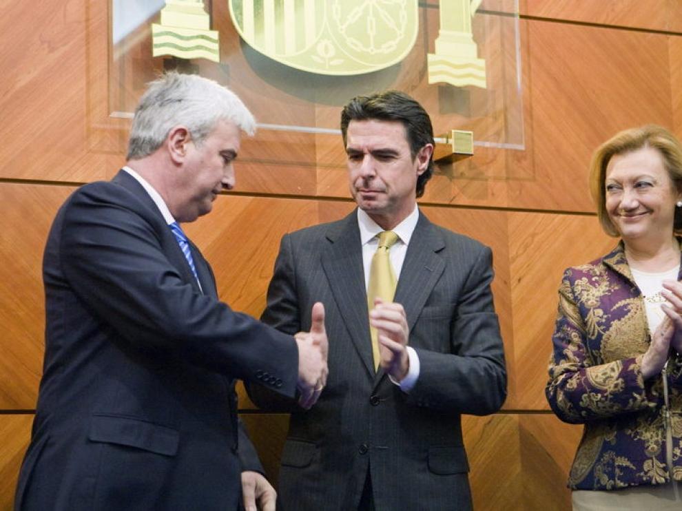 Gustavo Alcalde, José Manuel Soria y Luisa Fernanda Rudi