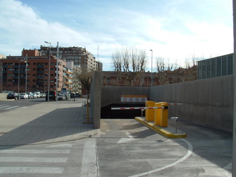El Ayuntamiento estudia alquilar el parquin de la Universidad a los vecinos del casco antiguo