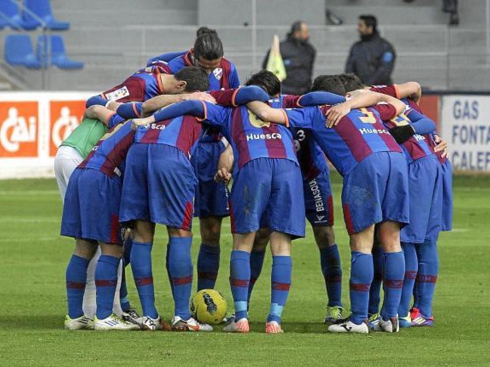 En Barcelona podría jugar el mismo equipo que ante el Dépor, con la novedad de Omar por Gilvan.