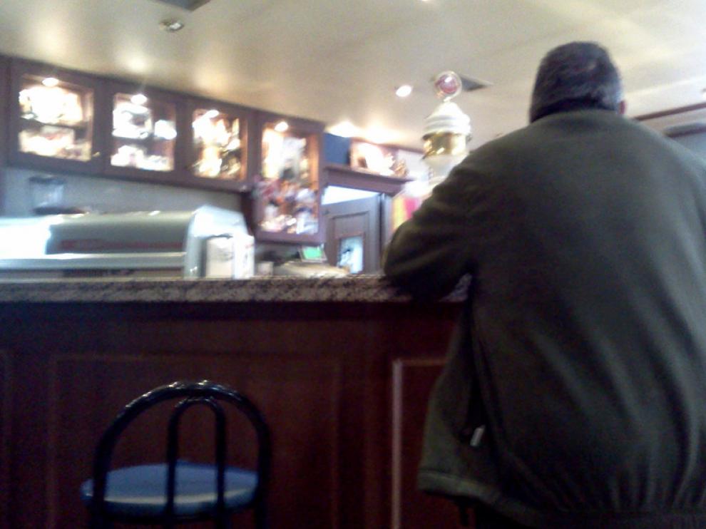 Interior de un bar insumiso de Zaragoza