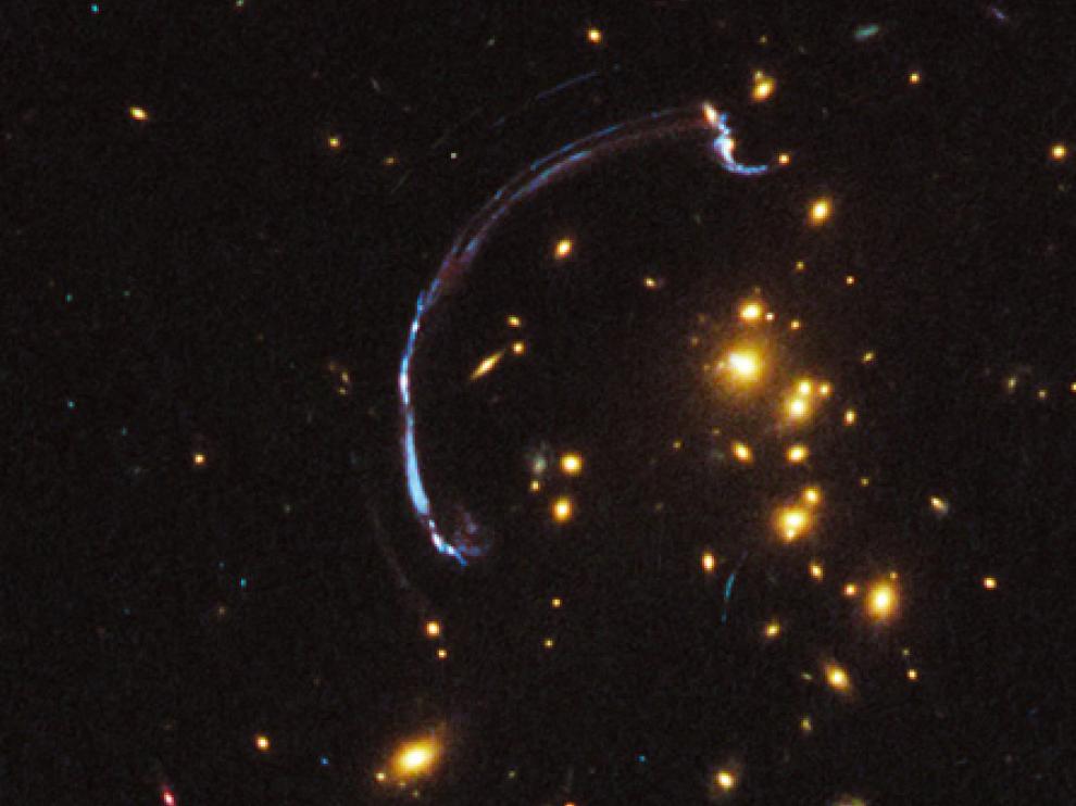El Telescopio Hubble ha utilizado lentes amplificadoras para captar las imágenes.