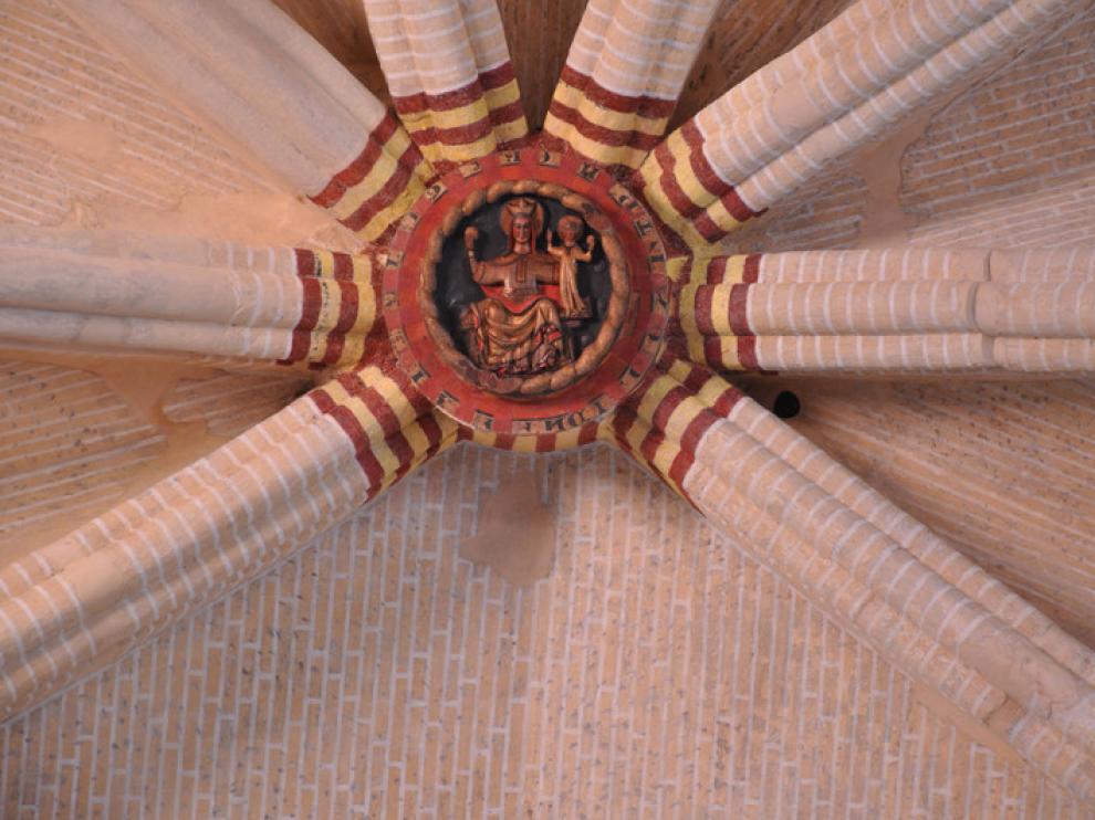 Imágenes de la restauración de la iglesia de Santa María de Ateca, antes y después