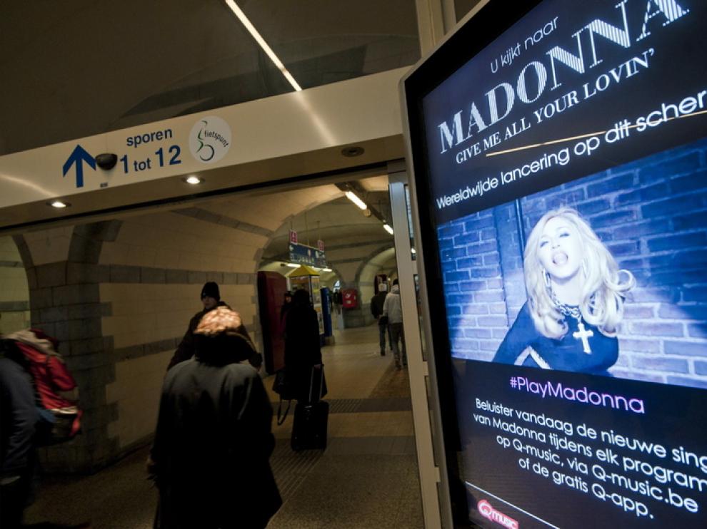 Anuncio de Madonna en la estación de Gent (Bélgica)