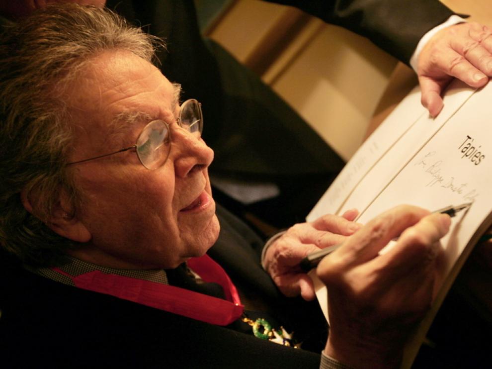 Antoni Tàpies