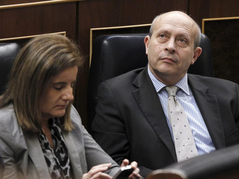 Wert, junto a Fátima Báñez