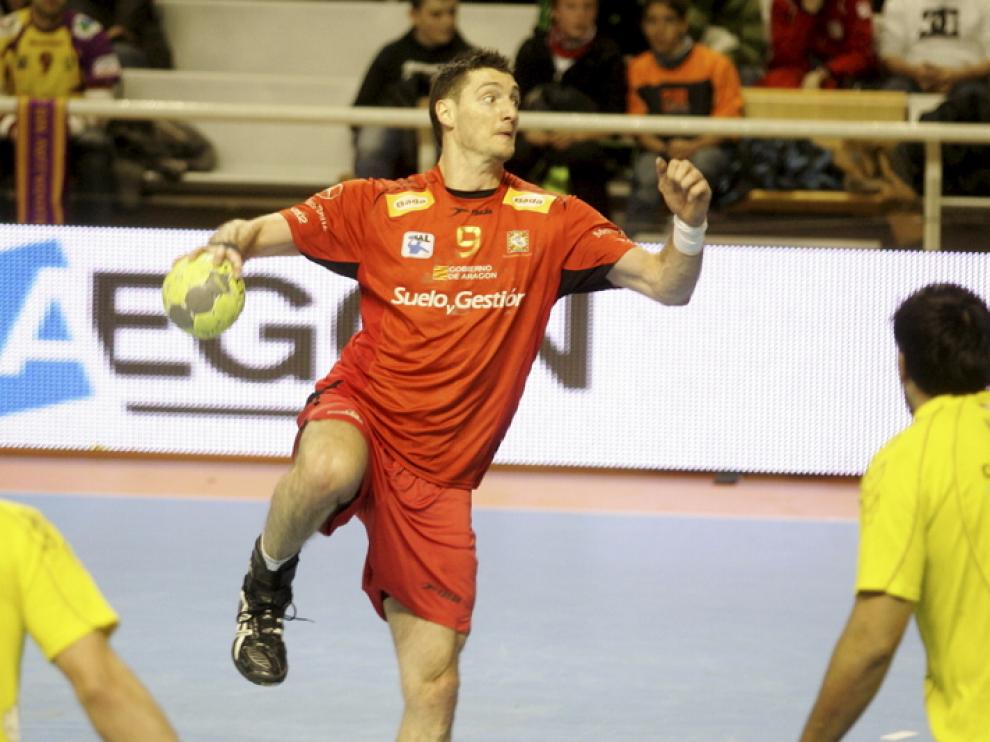 Un momento de un partido del Balonmano Huesca