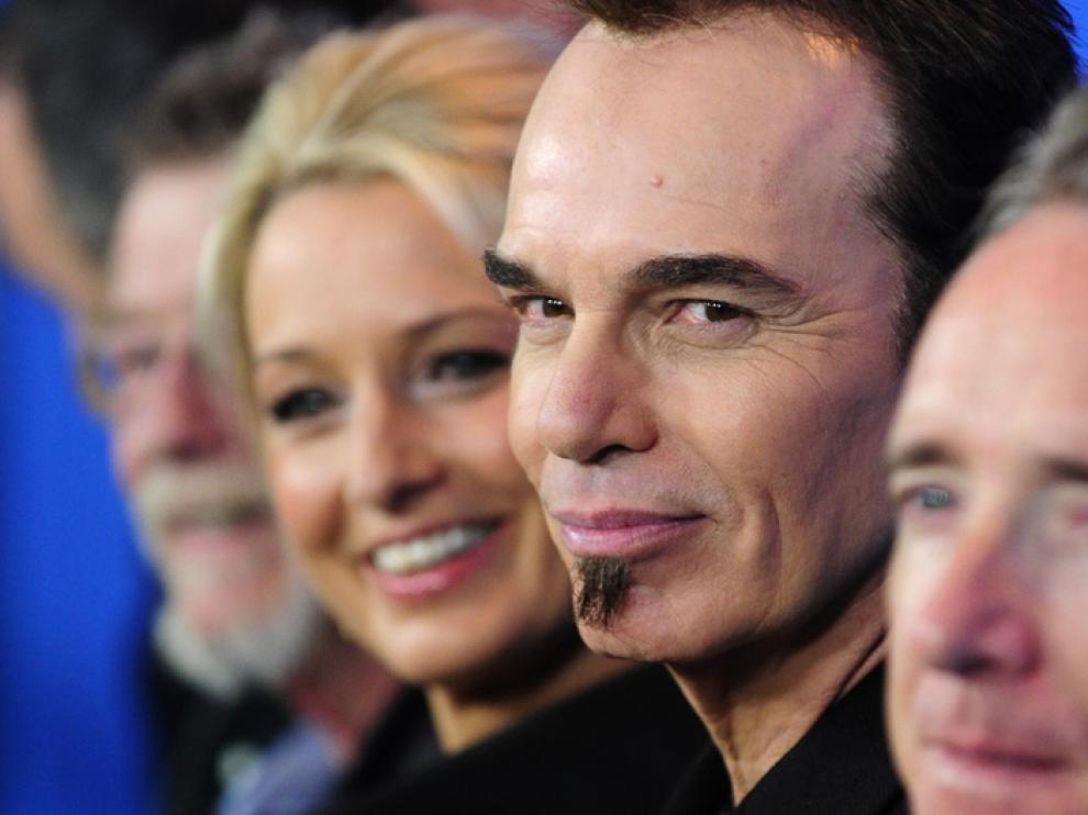 Billy Bob Thornton con algunos actores de 'Jayne Mansfield's Car'
