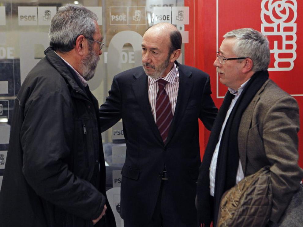 Alfredo Pérez Rubalcaba se reúne con Cándido Méndez e Ignacio Fernandez Toxo para analizar la reforma laboral.