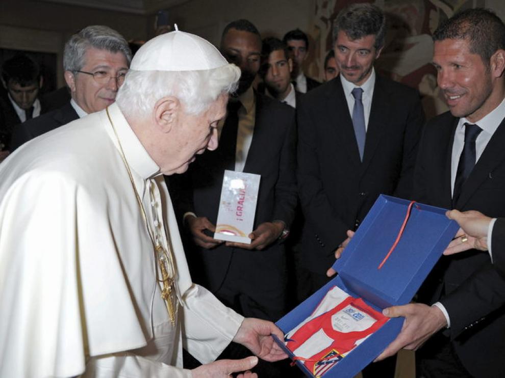 El Papa junto al "Cholo" Simeone