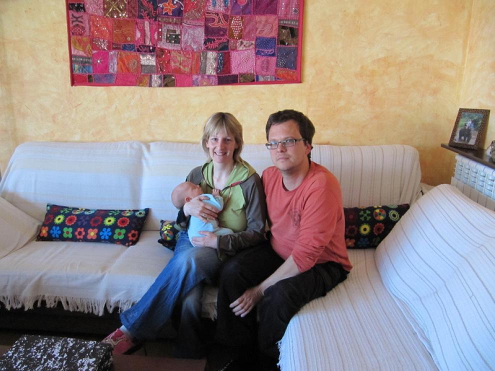 Celeste, Sergio y su hijo Oroel, nacido en casa