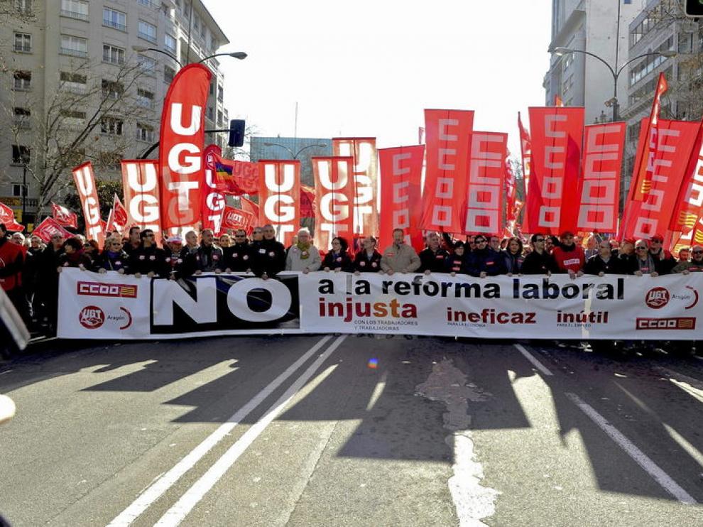 Cabeza de la manifestación contra la reforma laboral en Zaragoza