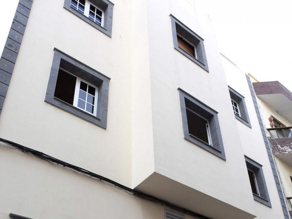 Fachada del centro afectado por la infección