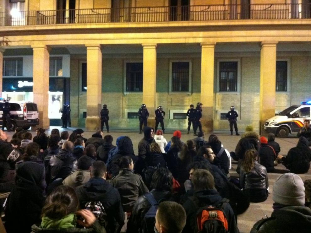 Protesta ante la sede de la Delegación del Gobierno, en Zaragoza