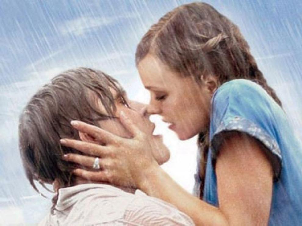 Ryan Gosling y Rachel McAdams en el papel de Noa y Allie.
