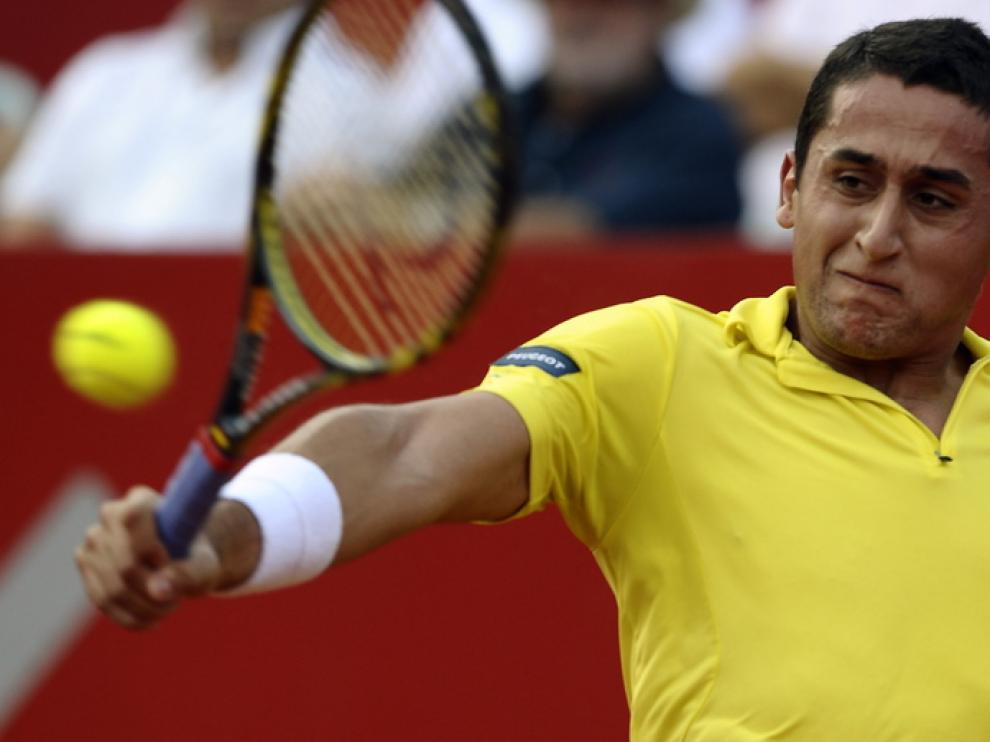 Almagro devuelve la bola