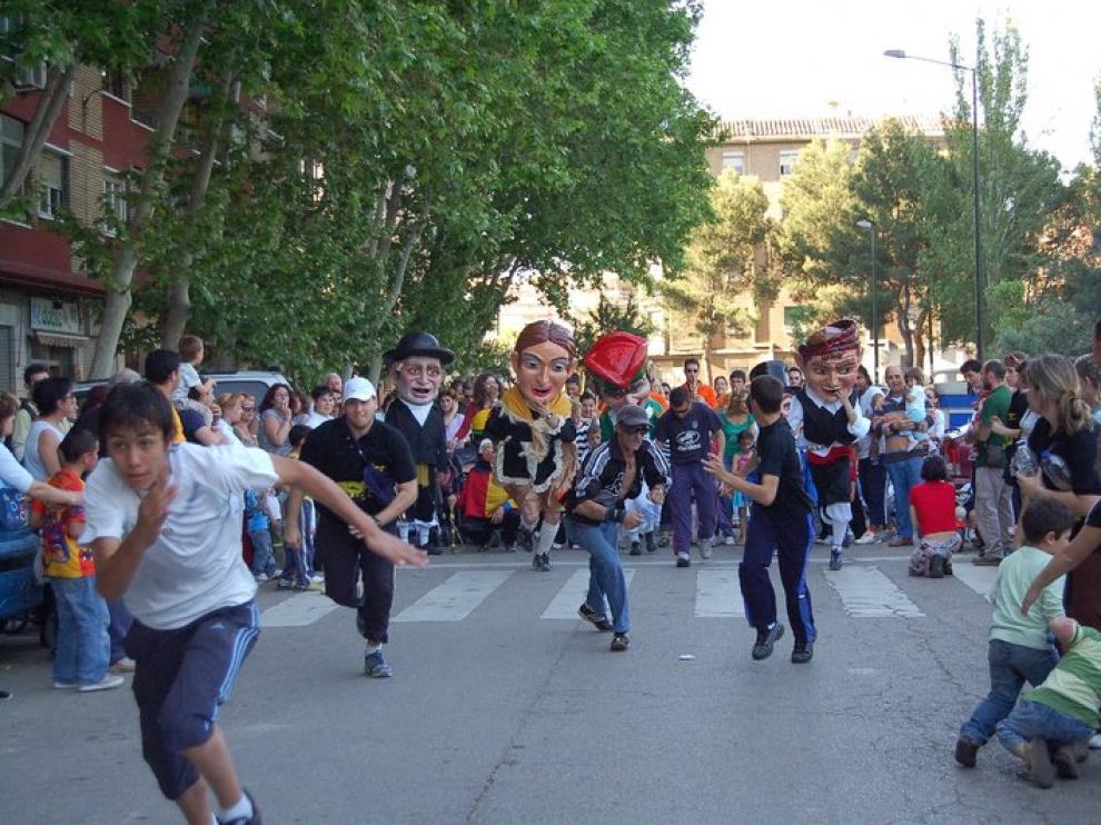 Los cabezudos en las fiestas del Arrabal del año pasado