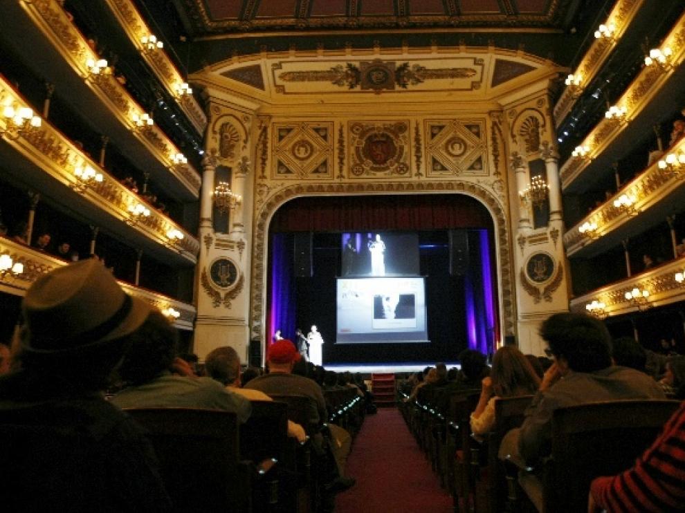 Grupos y artistas asistentes a la XIII edición de los Premios de la Música Aragonesa en el Teatro Principal