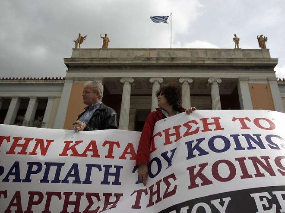 Protesta de los empleados de la Agencia de Vivienda Social en Atenas.