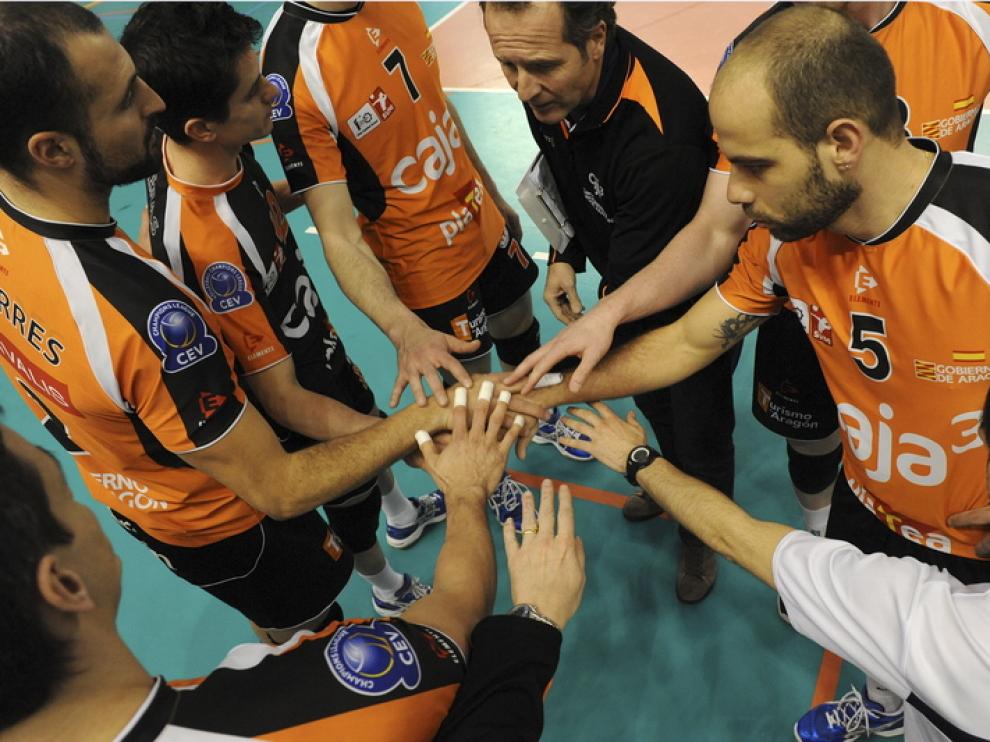 El Caja 3 Voleibol Teruel se impone al Cajasol.