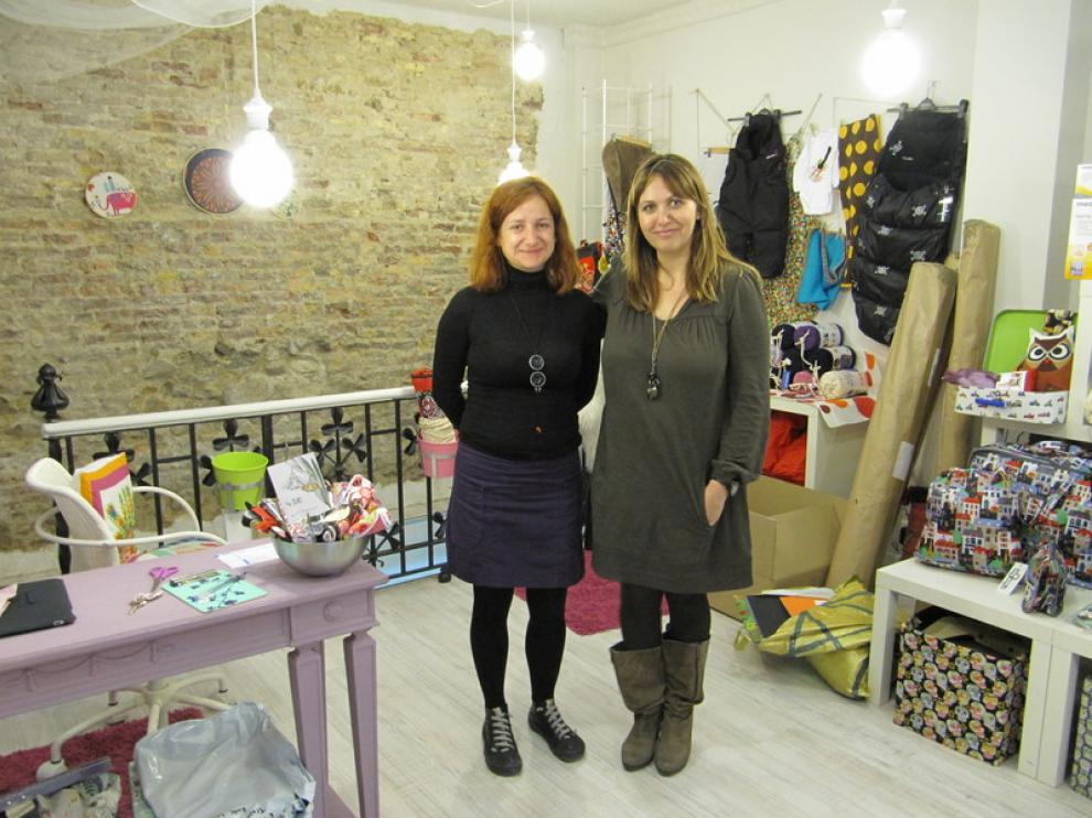 Eva y Noemí, en la tienda de Teoyleo