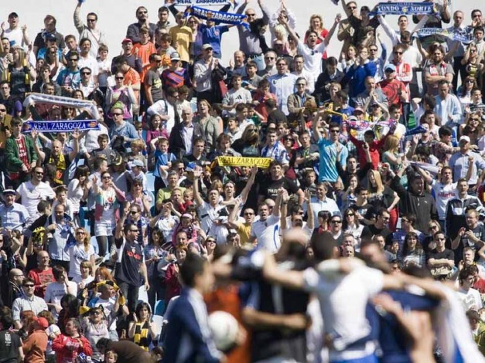 Imágenes del partido en La Romareda