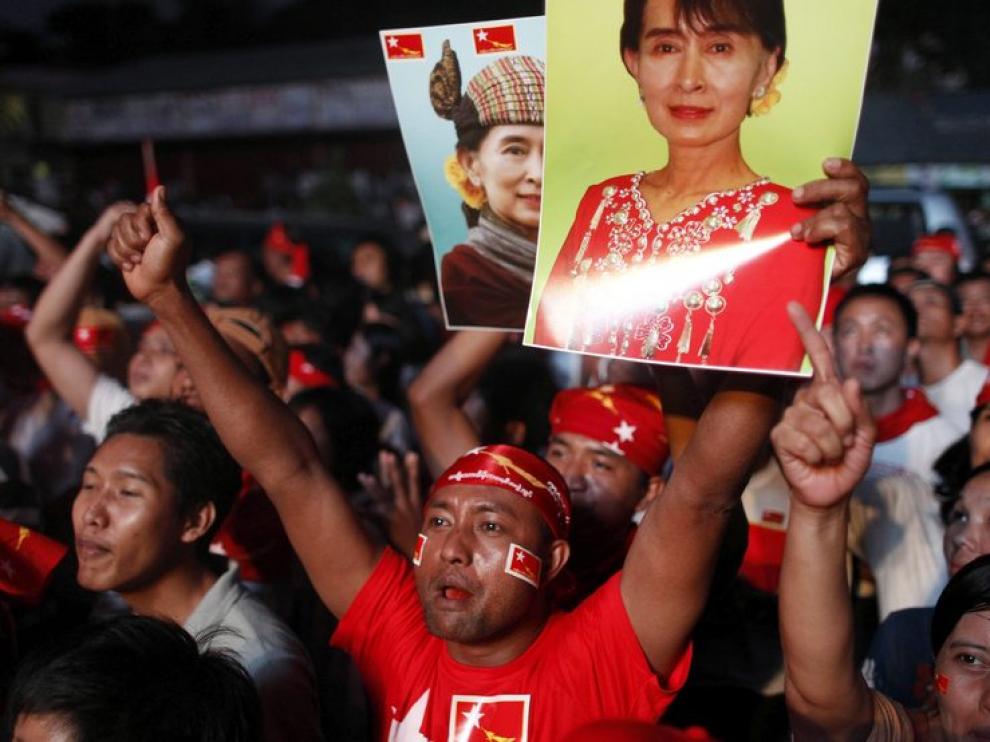 Seguidores de Suu Kyi celebran los resultados