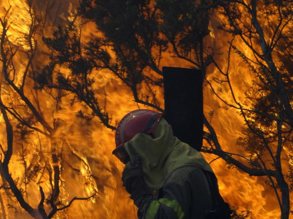 Labores de extinción del fuego en Las Fragas