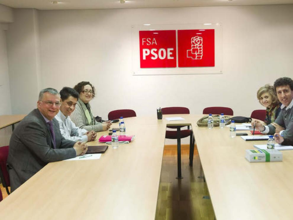 Reunión entre los representantes de ambas formaciones