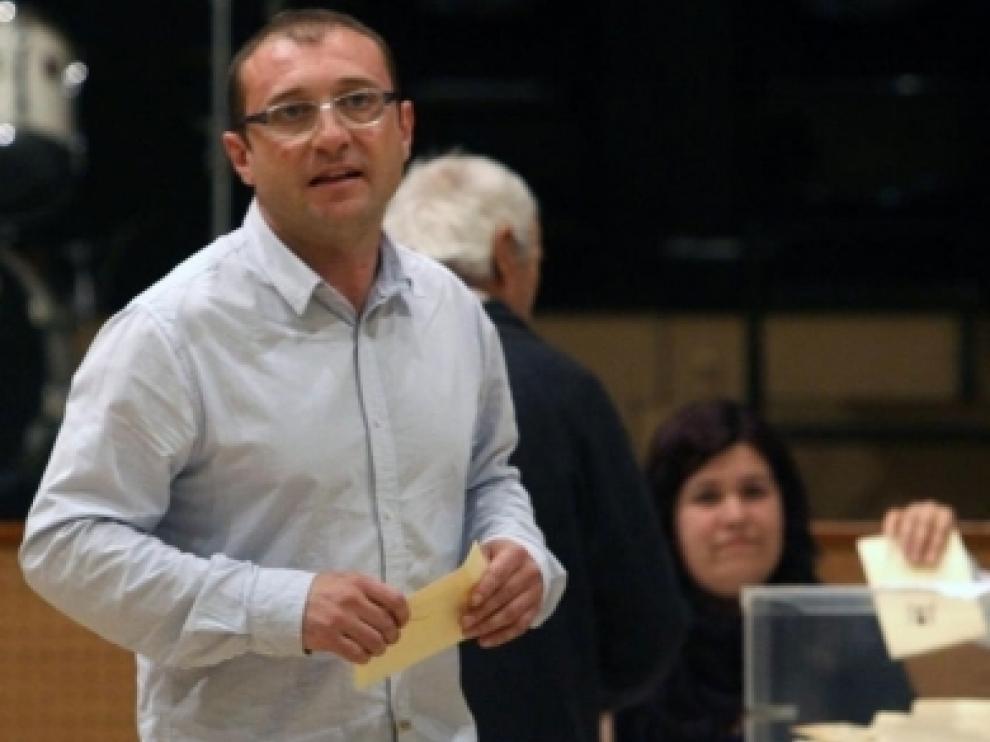 El alcalde durante la votación del martes