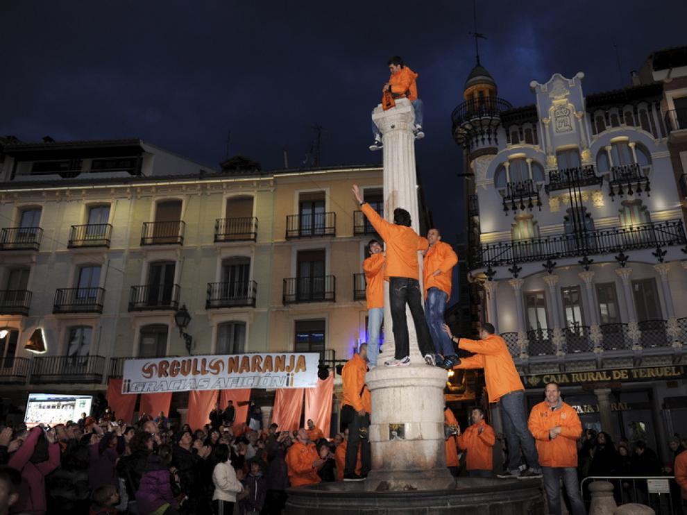 Celebraciones en Teruel por la victoria del Caja 3