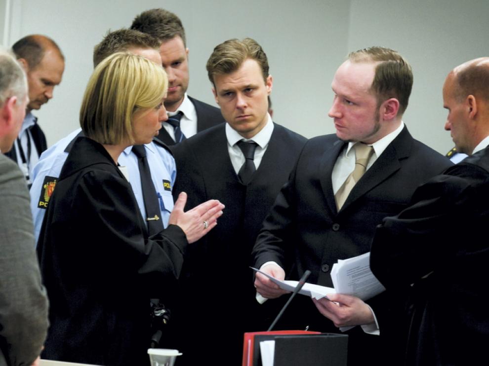La jueza llama la atención a Breivik