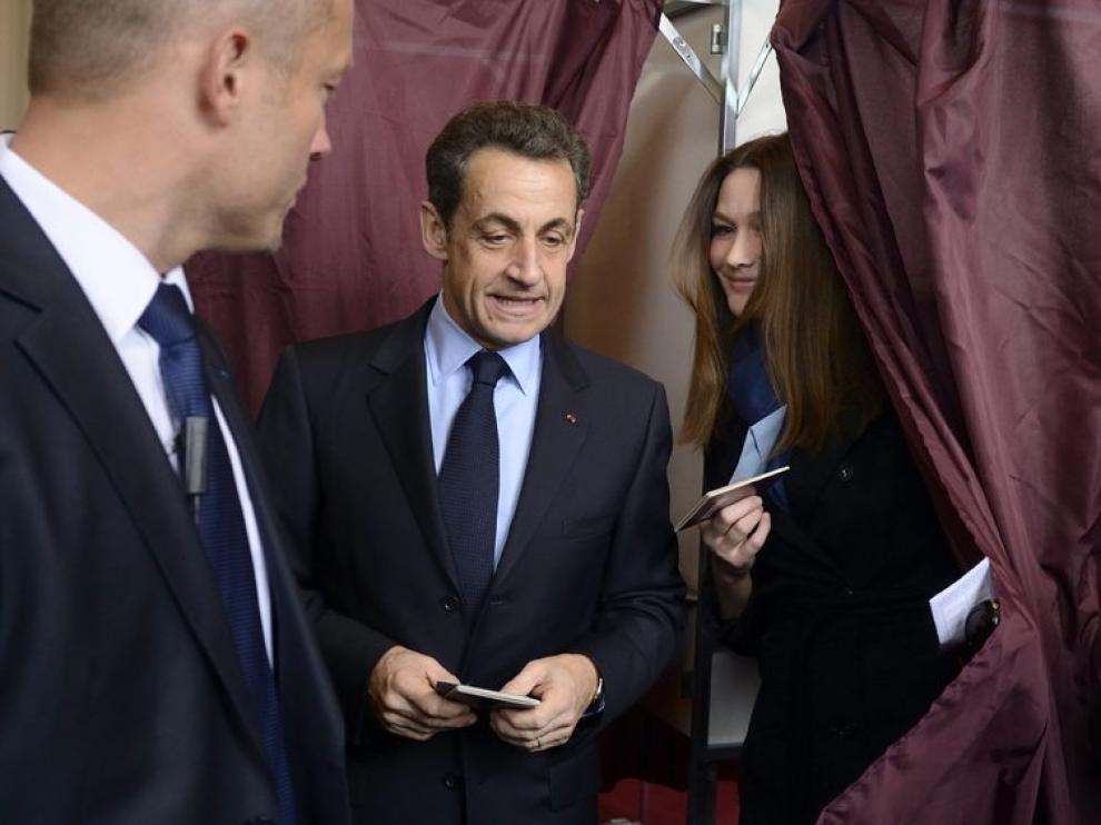 Nicolas Sarkozy, junto a su esposa, Carla Bruni.