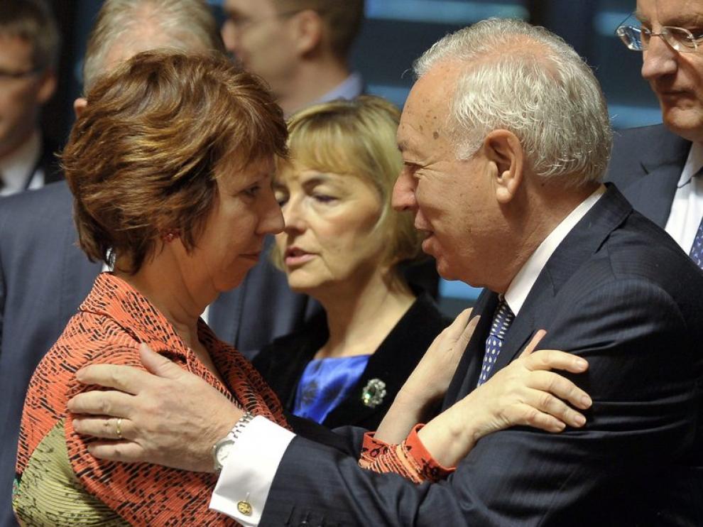 García-Margallo saluda a la jefa de Política Exterior de la UE