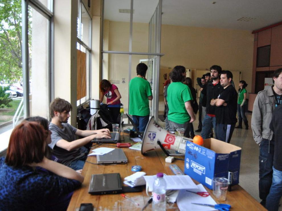 Encierro en el edificio Interfacultades de Zaragoza