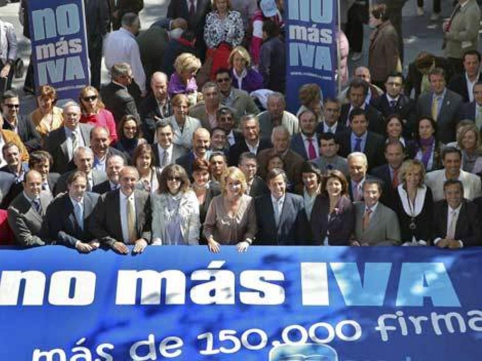 Campaña 'No más IVA' del PP, con Esperanza Aguirre a la cabeza, en 2010