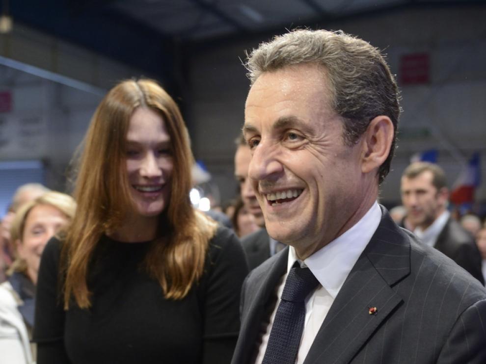 Sarkozy, junto a su esposa, Carla Bruni