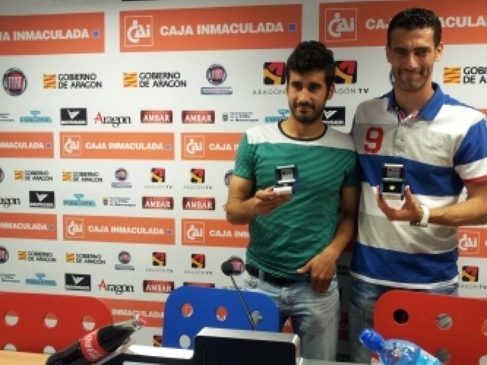 Roberto y Sastre reciben la insignia de oro del club